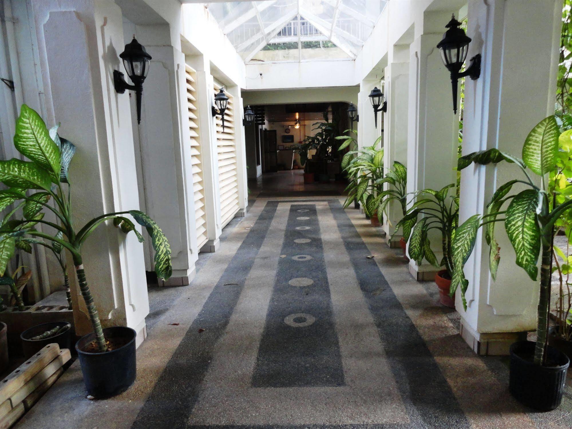 Summer Holiday Hotel Garapan Exterior photo